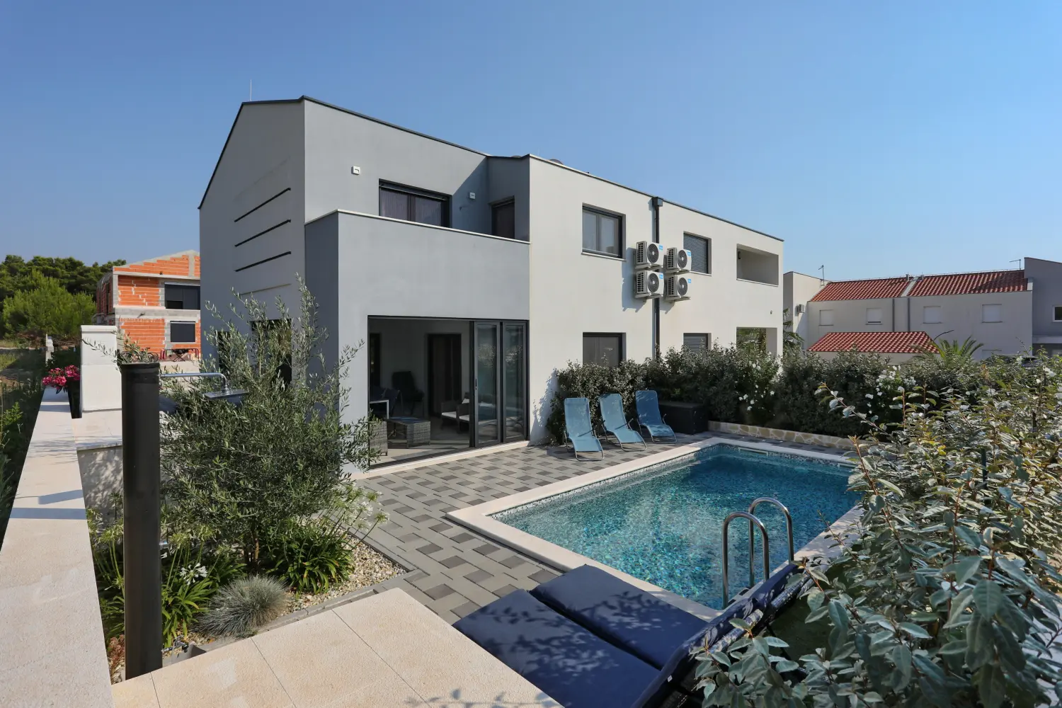 Pool von Zorona Villa