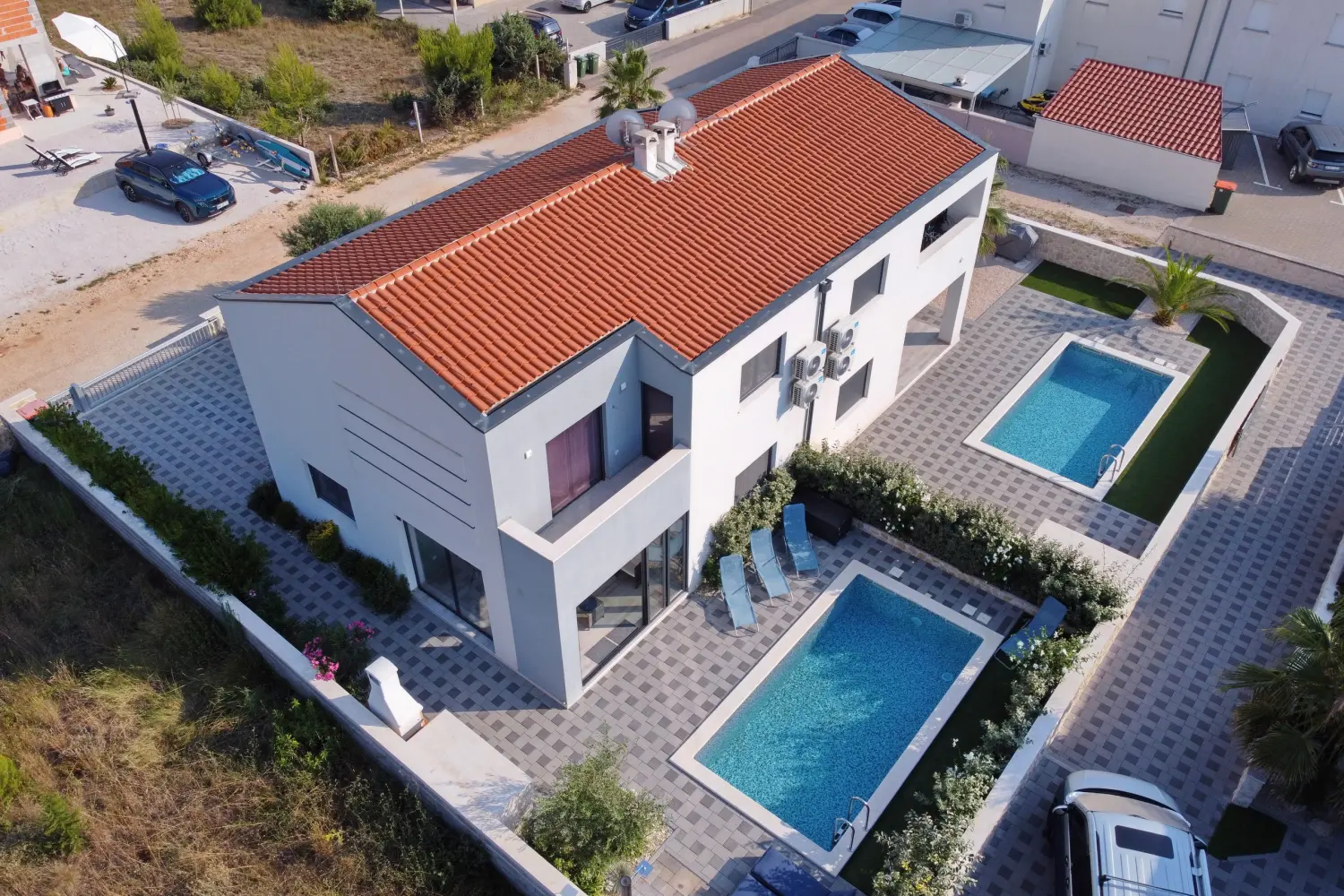 Pool von Zorona Villa