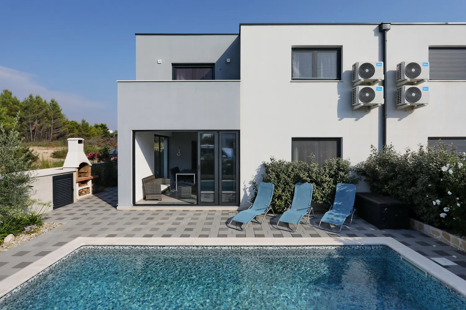 Pool von Zorona Villa